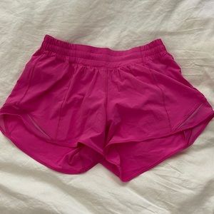Hotty Hot Low-Rise Lined Shorts 4”